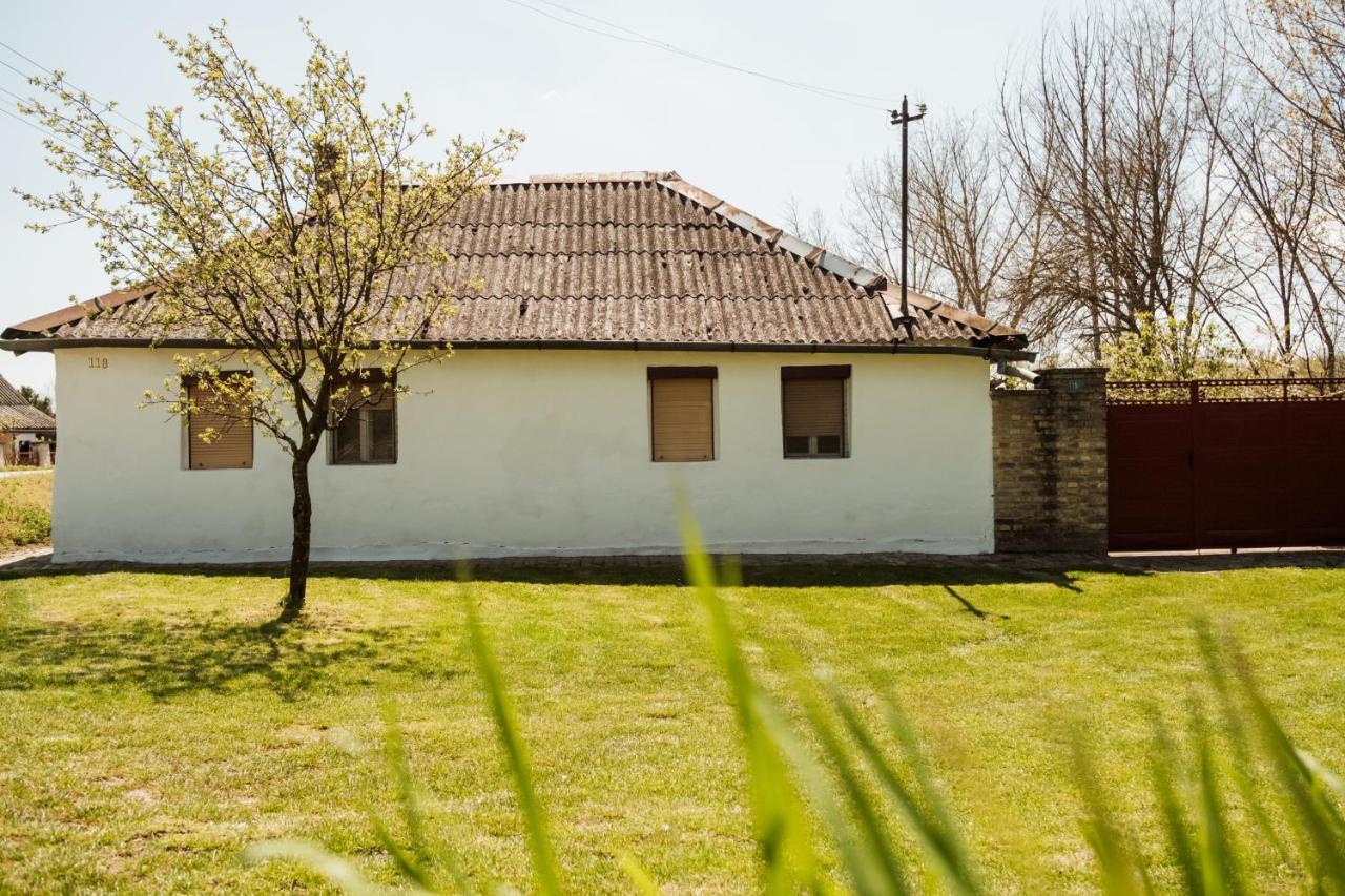 הוילה Backi Monostor 'Monas' House מראה חיצוני תמונה